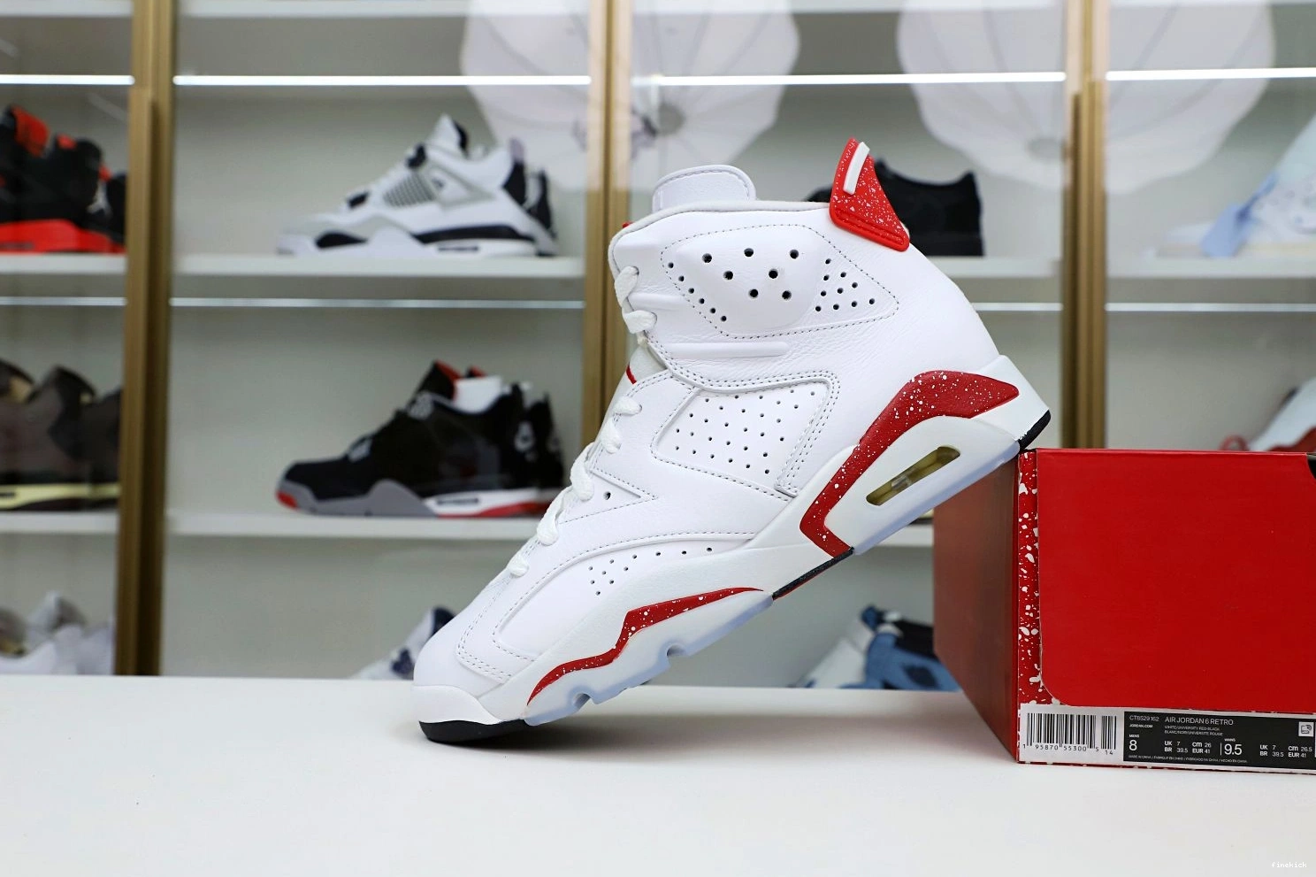 RED AIR JORDAN 6 OREO 0730